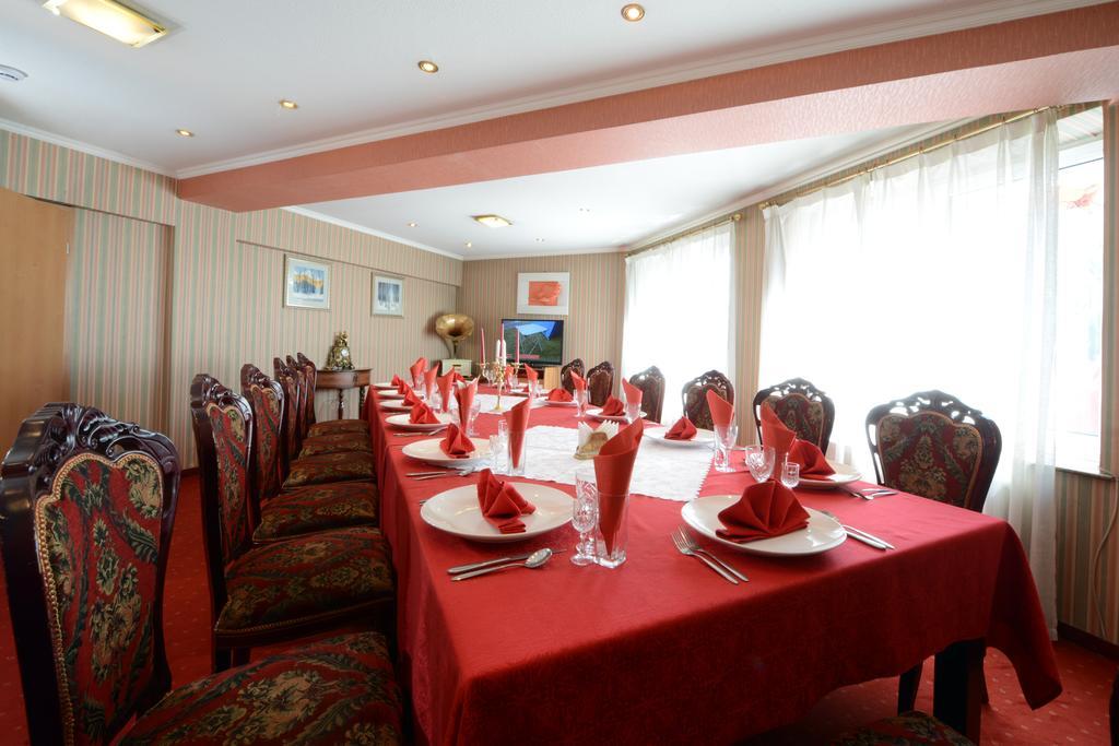 Narantuul Hotel Ulaanbaatar Bagian luar foto