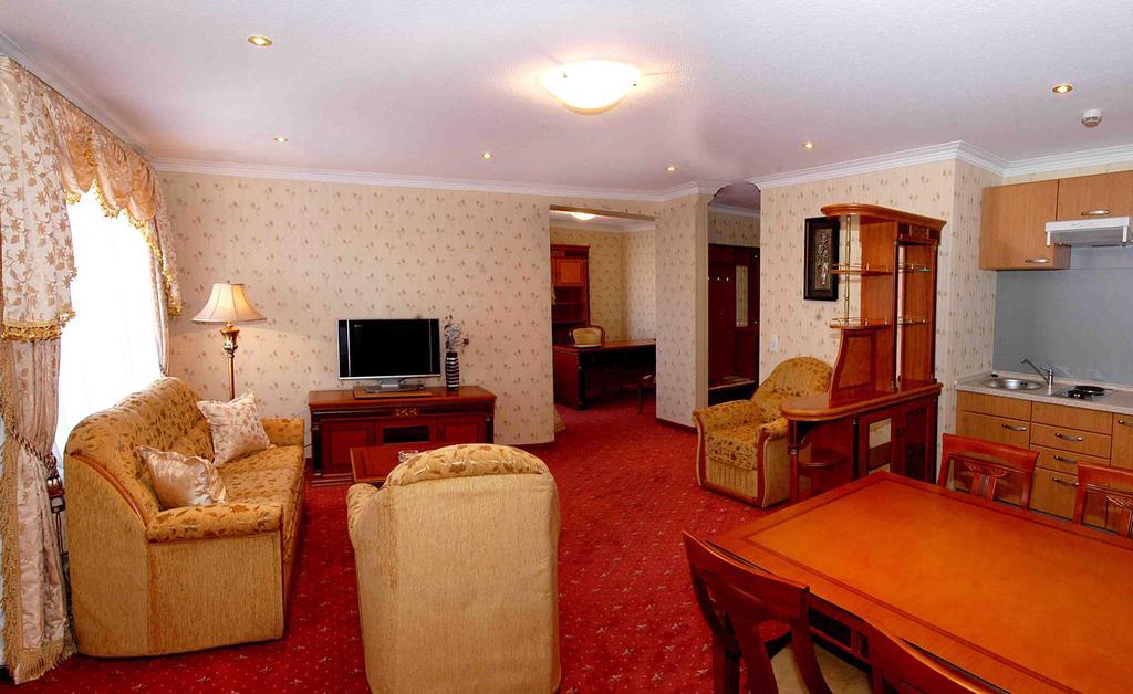 Narantuul Hotel Ulaanbaatar Bagian luar foto